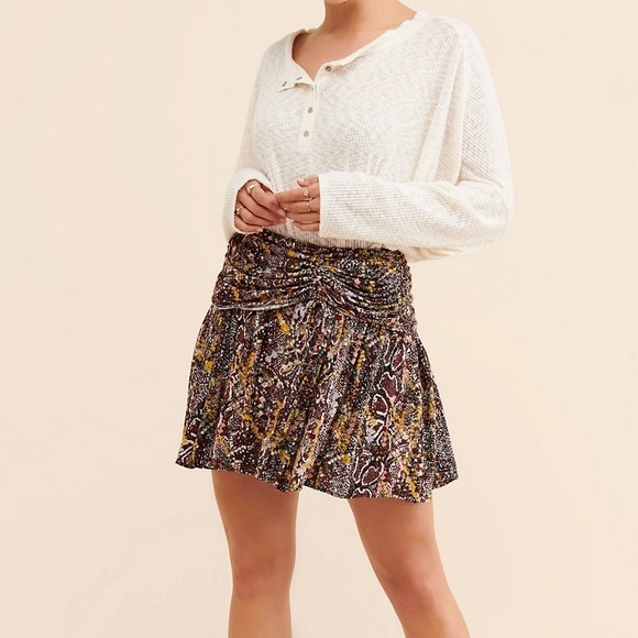 Free People Skirt Womens 6 Saturday Sun Mini Miniskirt Brown Yellow Print Ruched - Picture 4 of 13